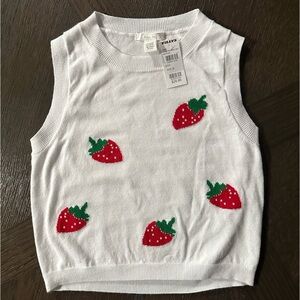 NEW Full Tilt White Sleeveless Sweater With Strawberries Size M